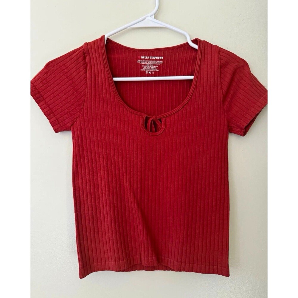 Bella Seamless Women’s Red Ribbed Knit Tie-Front Scoop Neck Short Sleeve T-Shirt
